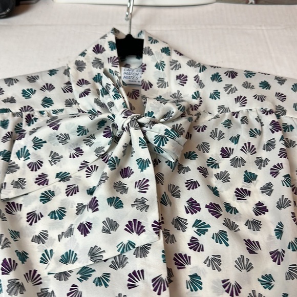 Cape cod match mates vintage blouse with a pussybow tie and button down - Picture 4 of 14
